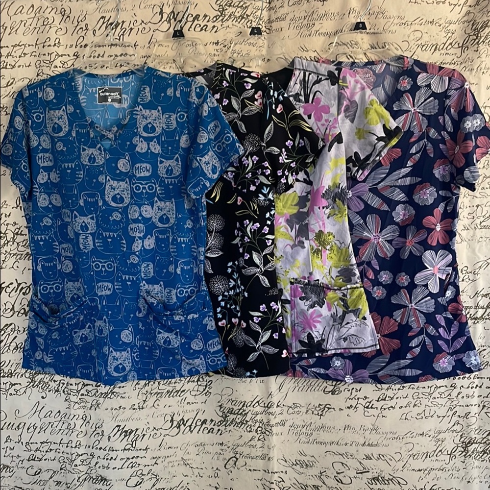 4 pcs XS Colorful Printed Scrub Tops Set